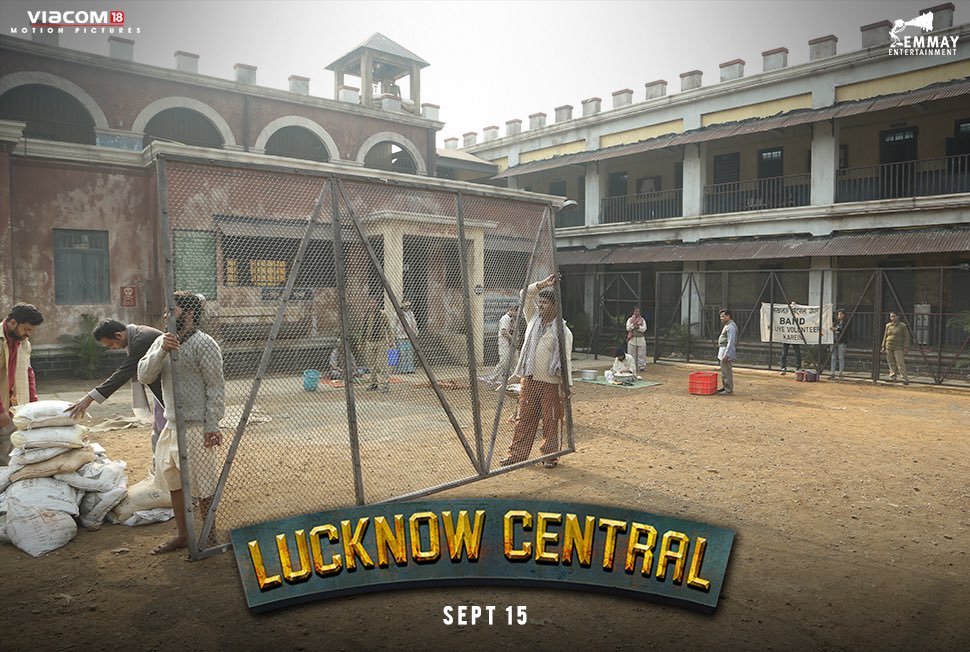 Farhan Akhtar, Diana Penty, Ronit Roy's Lucknow Central movie poster. Farhan Akhtar,Deepak Dobriyal,Ronit Roy,Gippy Grewal,Rajesh Sharma,Inaamulhaq,Uday Tikekar,Sukh Kunwa,Diaan Penty,Lucknow Central,Lucknow Central poster,Lucknow Central movie poster