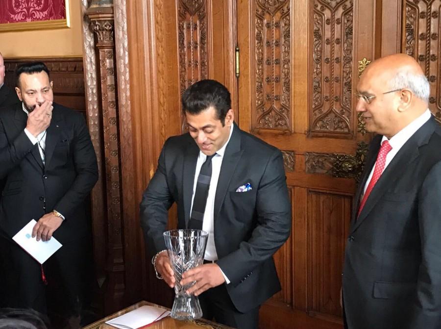Salman, who looked dapper at the event and runs the Being Human NGO, said: "Thank you for the respect and honour you have given me. My father would have never thought... But the amount of respect you guys have given me, thank you so much for it." Salman Khan,actor Salman Khan,Salman Khan honoured with Global Diversity Award,Global Diversity Award,Britain's House of Commons,Salman Khan honoured at Britain's House of Commons