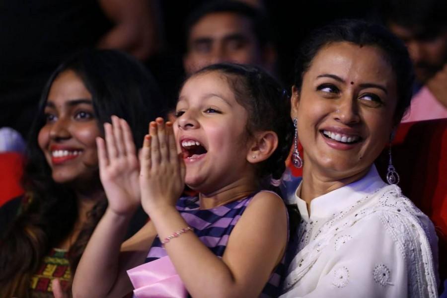 Prince Mahesh Babu's daughter Sitara at Spyder Pre Release event. Mahesh Babu,Mahesh Babu's daughter Sitara,Mahesh Babu daughter,Sitara,Spyder Pre Release event,Spyder Pre Release event pics,Spyder Pre Release event images,Spyder Pre Release event stills,Spyder Pre Release event pictures,Spyder Pre Release event ph