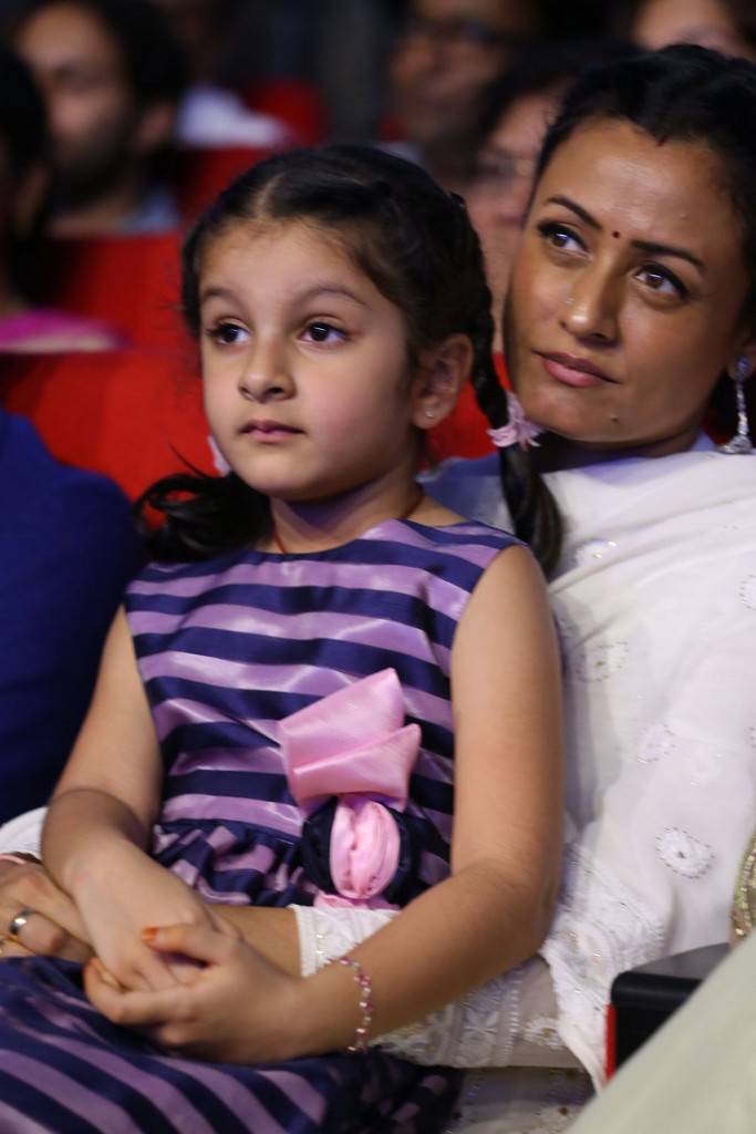 Mahesh Babu's Daughter Sitara At Spyder Pre Release Event - Photos ...