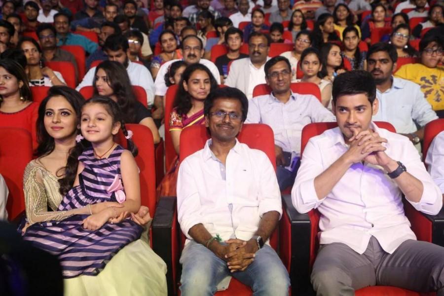 Rakul Preet Singh, AR Murugadoss and Mahesh Babu at Spyder Pre Release event. Mahesh Babu,AR Murugadoss,SJ Surya,Spyder Pre Release event,Spyder Pre Release event pics,Spyder Pre Release event images,Spyder Pre Release event stills,Spyder Pre Release event pictures,Spyder Pre Release event photos