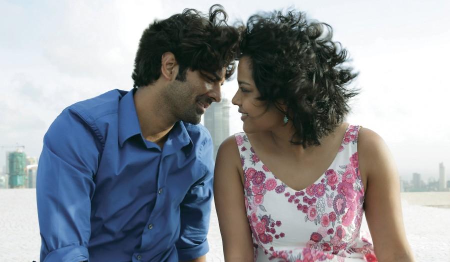 Tu Hai Mera Sunday is an upcoming film based on the life of five friends struggling to find a place in Mumbai to play football. The film is filled with many funny scenes while they are struggling to find a space to play. In a particular scene Barun Sobti and Shahana Goswami had to shoot a kissing scene on the top of a high storey building terrace. But Shahana requested not to do this scene and the reason being that she fears height. But the cast and crew helped boost her confidence and she managed to get the shot perfectly. Shahana,Tu Hai Mera,Barun Sobti,Shahana Goswami