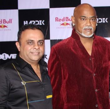 The ace DJ Akhtar along with DJ Hardik who has just laid his stepping stone into the world of disc jockeying, delivered an electrifying performance at 1Above in Lower Parel.