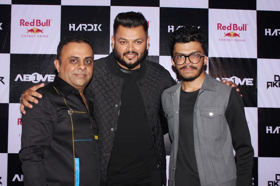 The two DJs belted out popular dance numbers and kept the crowd grooving at the ‘Bollywood Night’ at 1Above. Arjun Bijlani,Amar Shah,DJ Akhtar,DJ Hardik,Vinod Kambli,Narendra Hirani,Rahul Kanal,Lesle Lewis,1Above
