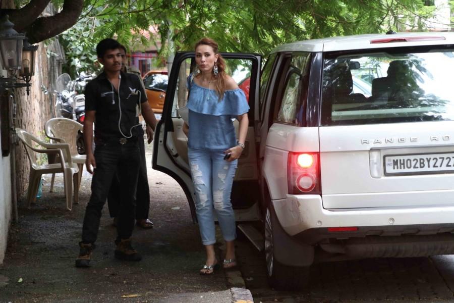 Iulia Vantur spotted at a popular salon in Bandra. Iulia Vantur,salman khan iulia vantur,Iulia Vantur salman khan,Salman Khan,Iulia Vantur spotted at Hakim salon,Hakim salon