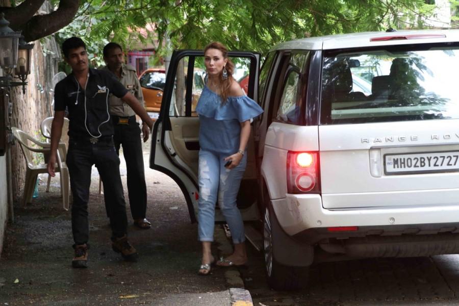 Iulia Vantur spotted at a popular salon in Bandra, Mumbai. Iulia Vantur,salman khan iulia vantur,Iulia Vantur salman khan,Salman Khan,Iulia Vantur spotted at Hakim salon,Hakim salon