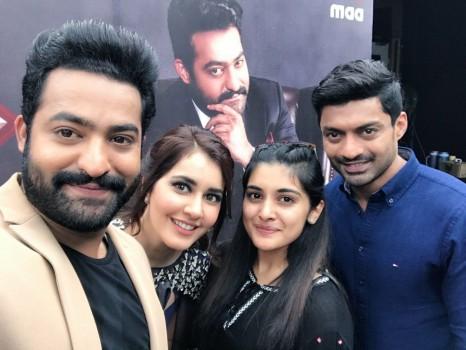 Raashi Khanna, Nivetha Thomas, Jr.Ntr promotes their upcoming movie Jai Lava Kusa Bigg Boss Telugu.