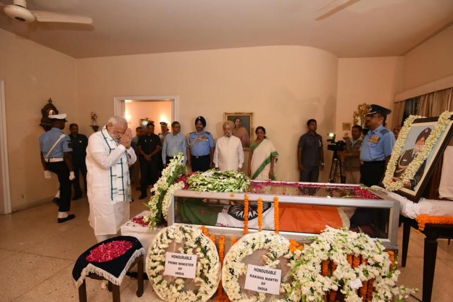 Soon after returning from his tour to Gujarat where he dedicated the Sardar Sarovar Dam to the nation, Modi reached Arjan Singh's 7A Kautilya Marg residence, where he laid a wreath, and paid tributes to the legend. Narendra Modi,Narendra Modi pays last respect to Arjan Singh,Arjan Singh,Narendra Modi visits Arjan Singh,Marshal,Air Force Arjan Singh,IAF Arjan Singh funeral,Air Force Marshal Arjan Singh dead