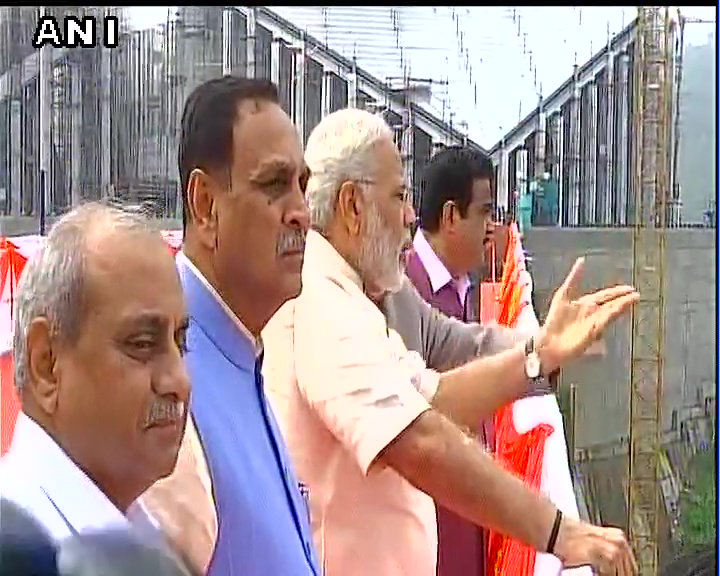 This is expected to benefit the participating states Gujarat, Rajasthan, Madhya Pradesh and Maharashtra. Other than water, the hydro power project at Narmada dam produces 1,450 MW of power too. Earlier, on reaching Kevadiya, Modi performed religious rituals and dedicated the completed Sardar Sarovar Dam project, whose foundation stone was laid on April 5, 1961, by India's first Prime Minister Jawaharlal Nehru. The project has since undergone several upheavals before seeing light of the day 56 years later. PM Narendra Modi,Narendra Modi,Modi inaugurates Narmada dam,Narmada dam,Narendra Modi inaugurates Narmada dam,Sardar Sarovar Dam project
