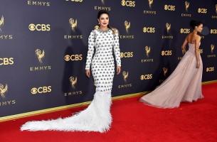 Emmy Awards 2017,Emmy Awards,Priyanka Chopra dazzles in white,Priyanka Chopra,Priyanka Chopra at Emmy Awards 2017,Priyanka Chopra at Emmy Awards