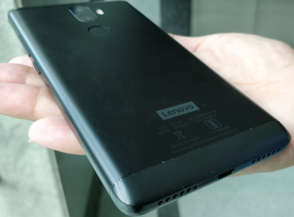 Starting with K8 Note, Lenovo did away with its propriety interface "Vibe UI" that was criticised for being a heavy and bloated Operating System (OS). K8 Plus offers smooth performance, thanks to the stock 7.1 Android OS. The 5.2-inch full HD display (1440 X 1080 pixels) produces vivid colours with decent sunlight legibility. The rear side of K8 Plus has a smooth metal finish and the venom black coloured unit we received for review looked great. The 13MP + 5MP dual camera at the rear was able to capture decent images with details in daylight. That being said, we found the auto focus more accurate on this smartphone than that on Lenovo K8 Note. Lenovo K8 Plus,Lenovo K8,K8 Note,Lenovo brings pure Android