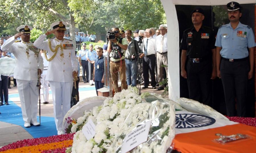 The Army gave a 17-gun salute to the Marshal. The IAF officers sounded the bugle before the cremation at the Delhi Cantonment area. Besides Sitharaman, IAF Chief B.S. Dhanoa, Chief of Naval staff Sunil Lanba, Army Chief Bipin Rawat, former Prime Minister Manmohan Singh, senior BJP leader L.K. Advani, and several former Service Chiefs, relatives, and friends were also present. India bids to Arjan Singh,Air Force Marshal Arjan Singh state funeral,IAF Arjan Singh funeral,Indian Air Force Arjan Singh,Arjan Singh funeral