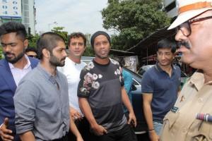 Ronaldinho,Ronaldinho visits Siddhivinayak temple,Ronaldinho at Siddhivinayak temple