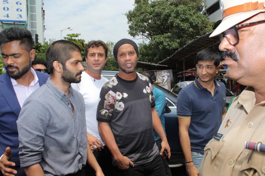Brazilian and former Barcelona football superstar Ronaldinho paid a visit to Mumbai's Siddhivinayak temple. Ronaldinho,Ronaldinho visits Siddhivinayak temple,Ronaldinho at Siddhivinayak temple