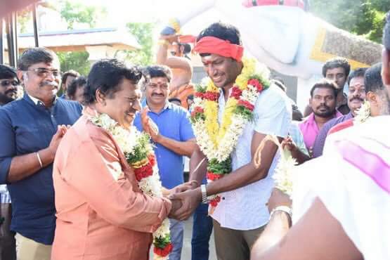 The film also stars veteran actor Raj Kiran, who played a crucial role in the first part. Sandakozhi 2 movie launch,Sandakozhi 2 launch,Sandakozhi 2,Sandakozhi 2 poojai,Vishal,Lingusamy,Keerthy Suresh,Varalakshmi