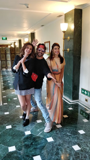 The trio are seen having a gala time in these stills from their promotional tour to Kolkata. Upon reaching the destination, the trio relished on delicacies like 'Mishti doi' and 'Roshgulla'. Varun Dhawan,Jacqueline Fernandez,Taapsee Pannu,Judwaa 2,Judwaa 2 promotion,Judwaa 2 movie promotion