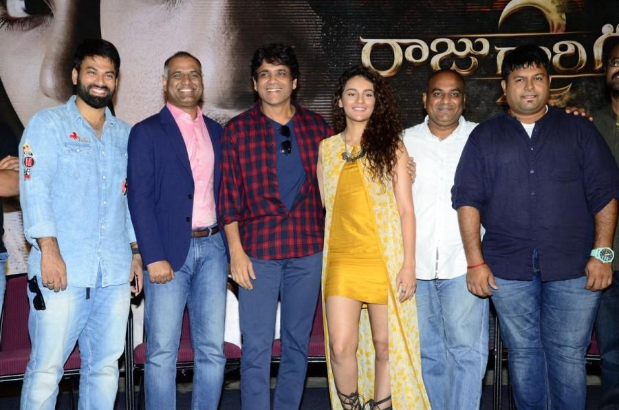 Raju Gari Gadhi 2 trailer launch event held today in Hyderabad. Celebs like Nagarjuna Akkineni, Seerat Kapoor, Music director S. Thaman and others graced the event. Nagarjuna Akkineni,Seerat Kapoor,thaman S,S. Thaman,Music director S. Thaman,Raju Gari Gadhi 2 trailer,Raju Gari Gadhi 2,Raju Gari Gadhi 2 trailer launch,Raju Gari Gadhi 2 trailer launch pics,Raju Gari Gadhi 2 trailer launch images,Raju Gari Gadhi 2 trail