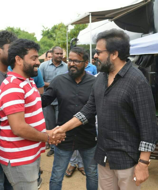 Megastar Chiranjeevi at Ram Charan's Rangasthalam 1985 sets. Chiranjeevi,SS Rajamouli,Megastar Chiranjeevi,Rangasthalam 1985,Rangasthalam,Rangasthalam 1985 sets,Chiranjeevi at Rangasthalam 1985 sets,SS Rajamouli Rangasthalam 1985 sets