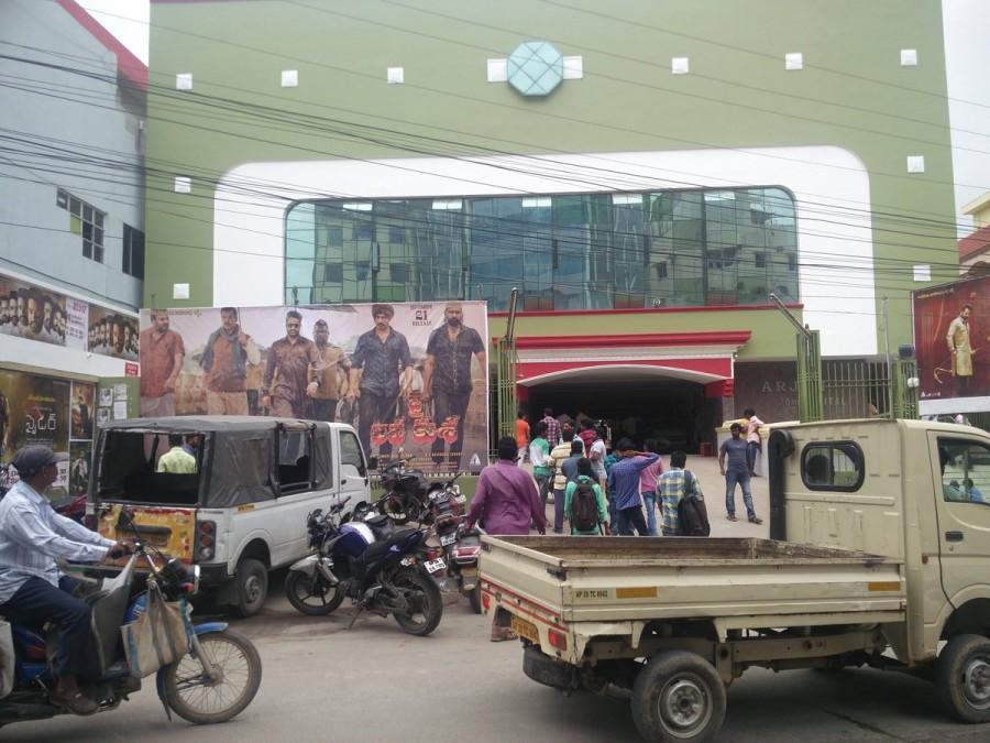 Produced by Kalyanram, the film has music by Devi Sri Prasad. Jr NTR,Jai Lava Kusa,jai lava kusa release,Jai Lava Kusa celebration,Jai Lava Kusa celebration pics,Jai Lava Kusa celebration images,Jai Lava Kusa celebration stills,Jai Lava Kusa celebration pictures,Jai Lava Kusa celebration photos
