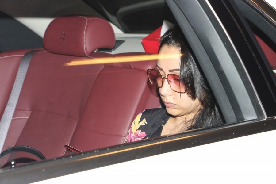 Actress Manyata Dutt snapped at Chhatrapati Shivaji Maharaj International airport in Mumbai on Sept 21, 2017. Manyata Dutt,sanjay dutt manyata dutt,Manyata Dutt spotted at airport,Manyata Dutt snapped at airport,Manyata Dutt pics,Manyata Dutt images,Manyata Dutt stills,Manyata Dutt pictures,Manyata Dutt photos