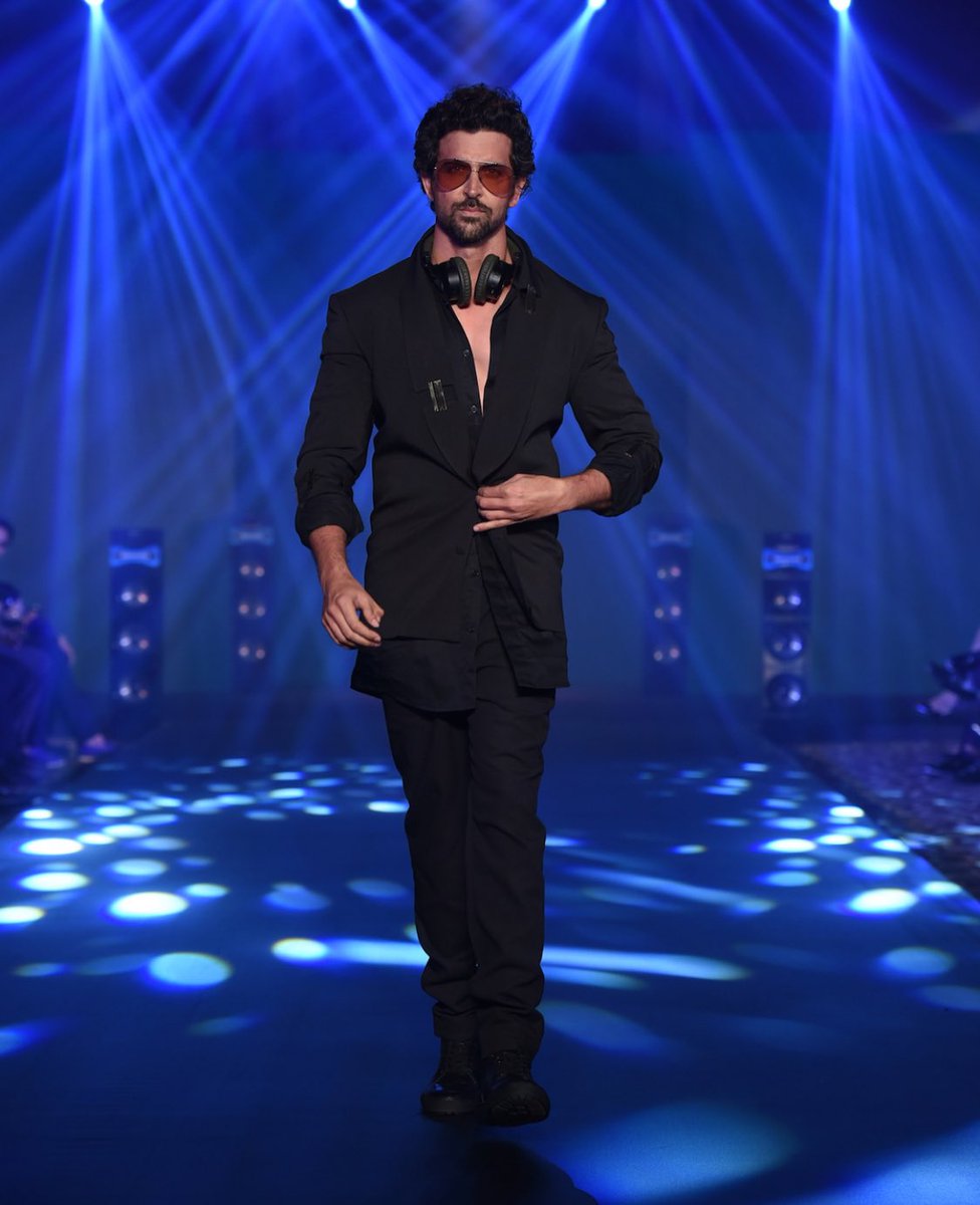 Bollywood actor Hrithik Roshan walks the ramp for designer Nikhil Thampi in Mumbai. Hrithik Roshan,actor Hrithik Roshan,Hrithik Roshan walks the ramp,Nikhil Thampi,designer Nikhil Thampi,Tech Fashion Tour