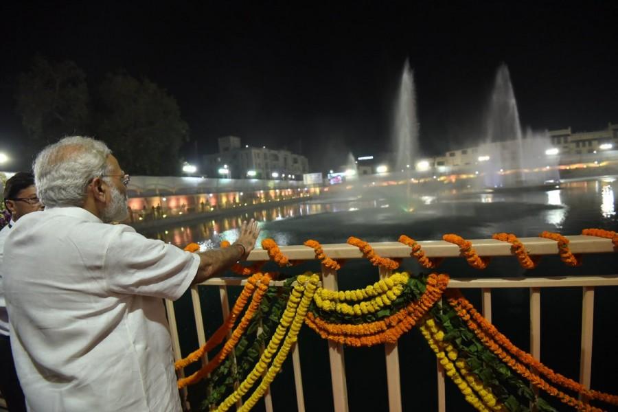 He will see the famous 'Subh-e-Benaras' on Saturday morning and has some other events to attend before he flies back to the national capital around noon. For the night he is staying at the DLW guest house. Narendra Modi,PM Narendra Modi,Prime Minister Narendra Modi,Narendra Modi offers prayers at Tulsi Manas,Modi at Durga Kund