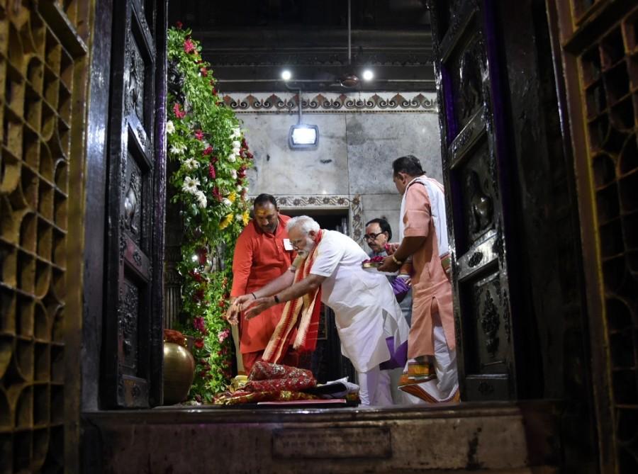 Prime Minister Narendra Modi at Durga Mata Temple in Varanasi. Narendra Modi,Narendra Modi at Durga Mata temple,Modi at Durga Mata Temple,Durga Mata temple