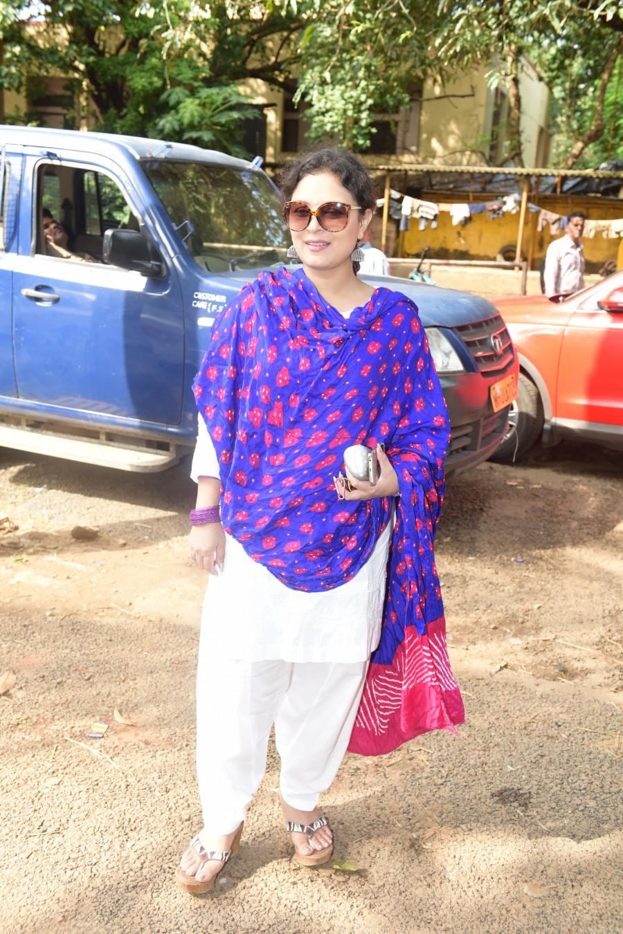Sharbani Mukherjee at North Bombay Sarbojanin Durga Puja Samiti 2017. Kajol,Tanisha Mukherjee,Tanuja Mukherjee,Debu Mukherjee,Sharbani Mukherji,Krishna Mukherjee,North Bombay Sarbojanin Durga Puja Samiti 2017