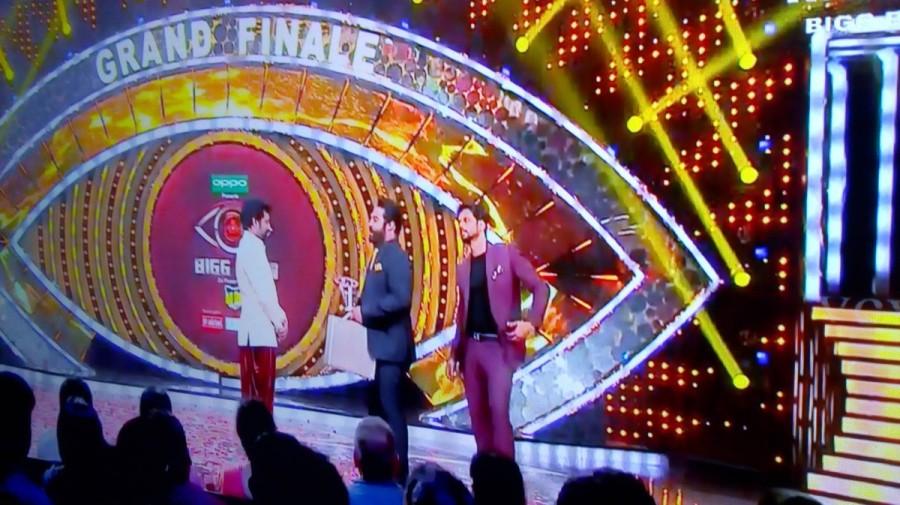 Bigg Boss Telugu: Siva Balaji Wins, Adarsh Runner Up. Bigg Boss Telugu finale,Bigg Boss Telugu,Siva Balaji,actor Siva Balaji,Siva Balaji wins Bigg Boss Telugu,Siva Balaji wins Bigg Boss