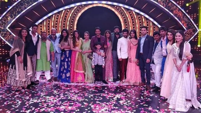 Bigg Boss Telugu finale: Siva Balaji wins the trophy. Bigg Boss Telugu finale,Bigg Boss Telugu,Siva Balaji,actor Siva Balaji,Siva Balaji wins Bigg Boss Telugu,Siva Balaji wins Bigg Boss