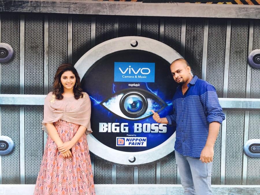 South Indian actress Anjali promotes her upcoming movie Baloon on Bigg Boss Tamil sets. Anjali promotes Baloon movie,Anjali promotes Baloon,Baloon promotion,Baloon movie promotion,Bigg Boss Tamil