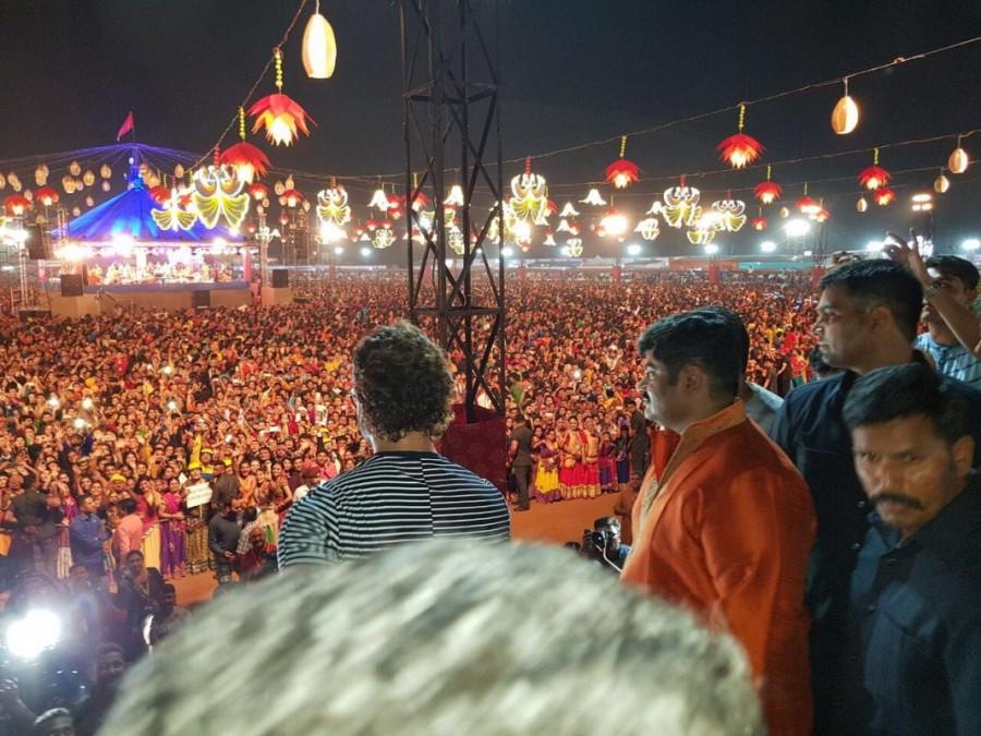 The 'Secret Superstar' team will also launch the third song 'I Miss You' while on their tour in Baroda. 'Secret Superstar' is based in Baroda, Gujrata and the entire film has been shot in the city. Tirth Sharma too is a talent from Baroda, therefore the team is seen visiting the city. 'Secret Superstar' is a film essentially based on music with the lead protagonist Insia played by Zaira Wasim being an aspiring singer. The young girl faces resistance from her father after which she opts to follow her dreams by posting videos on social media anonymously. The trailer of the film has received a great response raising the anticipation for the film. The songs 'Main Kaun Hoon', 'Meri Pyaari Ammi' and 'Sapne Re' provide further insights into the film. Aamir Khan,Aamir Khan celebrates Navratri,Actor Aamir Khan celebrates Navratri,Secret Superstar,Secret Superstar team,Superstar Aamir Khan