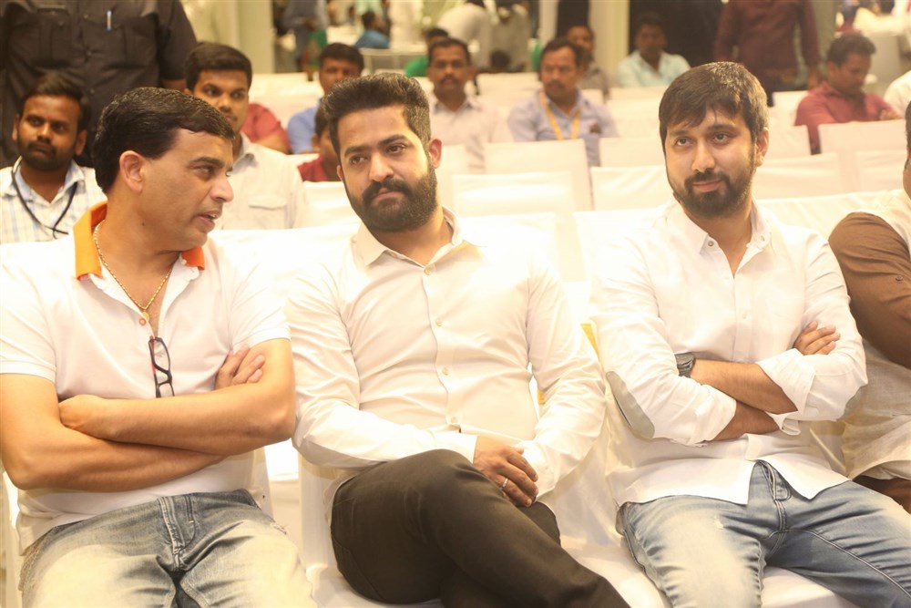 Dil Raju and Jr NTR at Jai Lava Kusa movie success meet. Jai Lava Kusa Success Meet,Jai Lava Kusa,Jr NTR,Dil Raju,Nandamuri Kalyan Ram,Chota K Naidu,Posani Krishna Murali,Jai Lava Kusa Success Meet pics,Jai Lava Kusa Success Meet images,Jai Lava Kusa Success Meet stills,Jai Lava Kusa Success Meet pictures