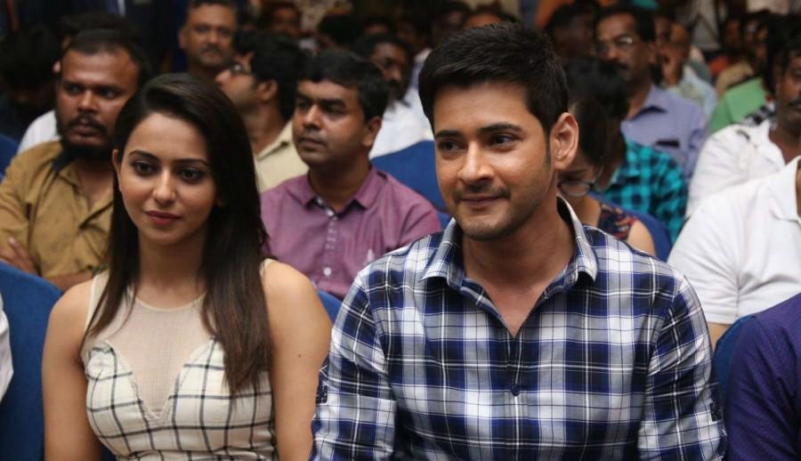 Mahesh Babu, Rakul Preet Singh at Spyder Press Meet. Mahesh Babu,Rakul Preet Singh,AR Murugadoss,Spyder Press Meet,Spyder Press Meet pics,Spyder Press Meet images,Spyder Press Meet stills,Spyder Press Meet pictures