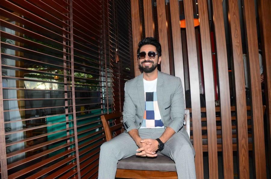 Bollywood actor Ayushmann Khurrana celebrates the success of 'Shubh Mangal Saavdhan with media. Ayushmann Khurrana,Shubh Mangal Saavdhan,Shubh Mangal Saavdhan sucess,Ayushmann Khurrana interacts with media,Shubh Mangal Saavdhan success meet,Shubh Mangal Saavdhan success part
