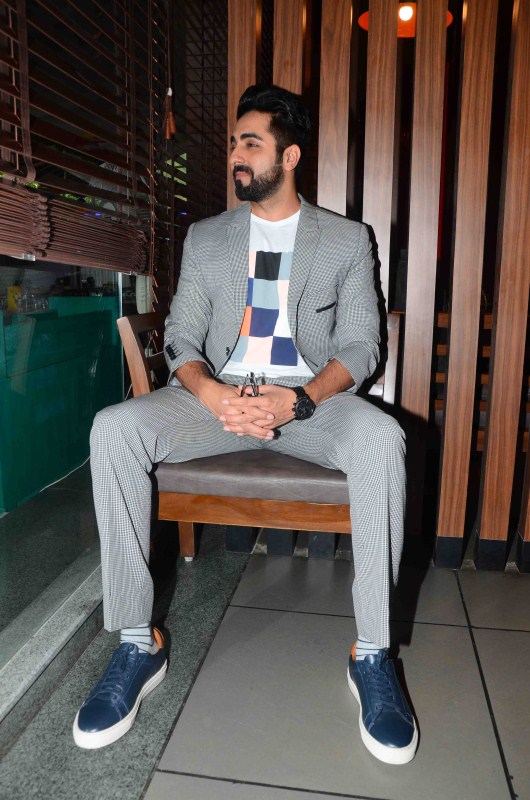 Ayushmann Khurrana celebrates the success of 'Shubh Mangal Saavdhan with media in Mumbai on September 25, 2017. Ayushmann Khurrana,Shubh Mangal Saavdhan,Shubh Mangal Saavdhan sucess,Ayushmann Khurrana interacts with media,Shubh Mangal Saavdhan success meet,Shubh Mangal Saavdhan success part