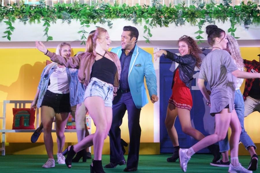 Bollywood actor Salman Khan during the launch of "Bigg Boss" Season 11 in Mumbai on Sept 26, 2017. Salman Khan,Bigg Boss,Bigg Boss 11,Bigg Boss Season 11,Bigg Boss Season 11 launch,Bigg Boss Season 11 launch pics,Bigg Boss Season 11 launch images,Bigg Boss Season 11 launch stills,Bigg Boss Season 11 launch pictures,Bigg Boss Season 11 launch photos