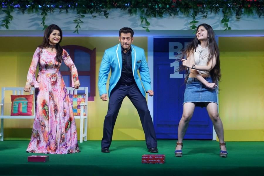"I think many people come to the show for revamping their career and if they are fighting and misbehaving with people, industry professionals will not prefer to work with them," he added. Salman Khan,Bigg Boss,Bigg Boss 11,Bigg Boss Season 11,Bigg Boss Season 11 launch,Bigg Boss Season 11 launch pics,Bigg Boss Season 11 launch images,Bigg Boss Season 11 launch stills,Bigg Boss Season 11 launch pictures,Bigg Boss Season 11 launch photos