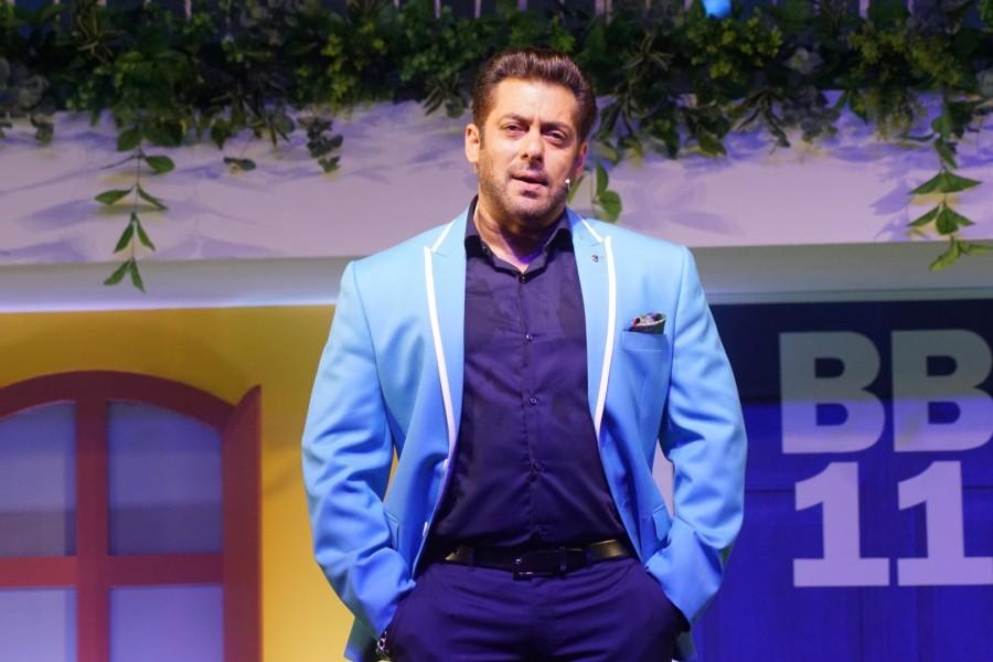 Asked about if there is any rule in the game that he feels like changing, he said: "I think the first week of elimination is not right because it takes a little time to settle down and mingle with people. So, whoever gets eliminated on the first week, I think it is unfair." Salman Khan,Bigg Boss,Bigg Boss 11,Bigg Boss Season 11,Bigg Boss Season 11 launch,Bigg Boss Season 11 launch pics,Bigg Boss Season 11 launch images,Bigg Boss Season 11 launch stills,Bigg Boss Season 11 launch pictures,Bigg Boss Season 11 launch photos