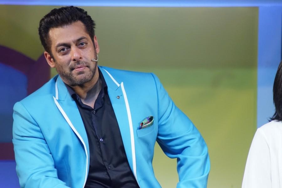 The show lunch took place at a housing complex on the suburban side of the city where Salman entered the stage with a gala performance of his hit songs. The COO of Colors channel Raj Nayak was also present there along with Deepak Dhar of Endemol. Salman Khan,Bigg Boss,Bigg Boss 11,Bigg Boss Season 11,Bigg Boss Season 11 launch,Bigg Boss Season 11 launch pics,Bigg Boss Season 11 launch images,Bigg Boss Season 11 launch stills,Bigg Boss Season 11 launch pictures,Bigg Boss Season 11 launch photos