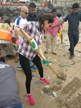 Actress-producer Anushka Sharma, who was nominated as a Swachh Bharat Abhiyan ambassador, has lent her support to the cleaning of a beach here. Anushka on Friday shared a series of photographs in which she is seen cleaning the Versova beach.