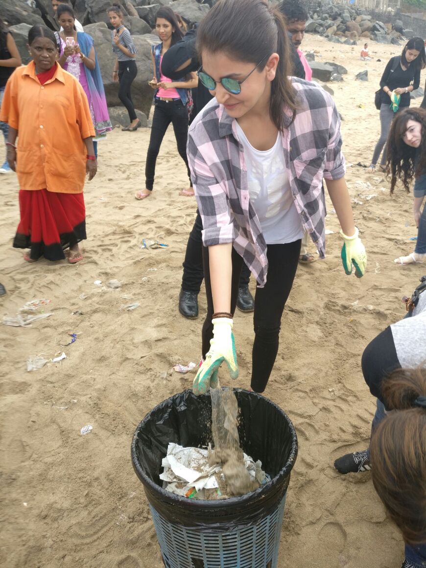 Earlier this month, Anushka was invited by Modi to be a part of his government's 'Swachhata Hi Seva' initiative. Apart from the actress, Modi had also invited Malayalam superstar Mohanlal to be part of the movement. Anushka Sharma,actress Anushka Sharma,Anushka Sharma cleans beach,Anushka Sharma cleans beach for Clean India campaign,Swachh Bharat Abhiyan ambassador