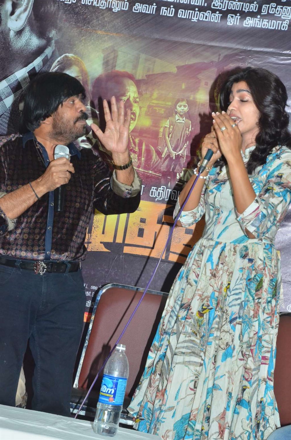T Rajendar, Dhansika at Vizhithiru press meet. T Rajendar,Krishna Kulasekaran,Venkat Prabhu,Vidharth,Dhansika,Meera Kathiravan,Sathyan Mahalingam,Praveen KL,Vizhithiru press meet,Vizhithiru press meet pics,Vizhithiru press meet images,Vizhithiru press meet stills,Vizhithiru press meet pictures,Vizhith