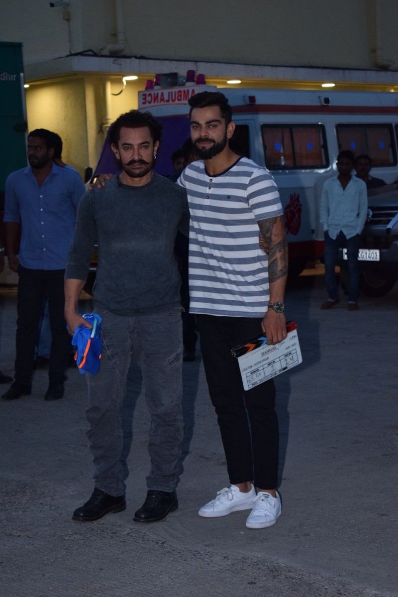 Azad was elated after meeting Virat and his happiness knew no bounds after Virat gifted him an autographed bat. The special chat show will be aired on television during the Diwali week. Aamir Khan and Virat Kohli,Aamir Khan,Virat Kohli,Secret Superstar,Secret Superstar promotion,Secret Superstar movie promotion,Virat Kohli promotes Secret Superstar,Aamir Khan promotes Secret Superstar