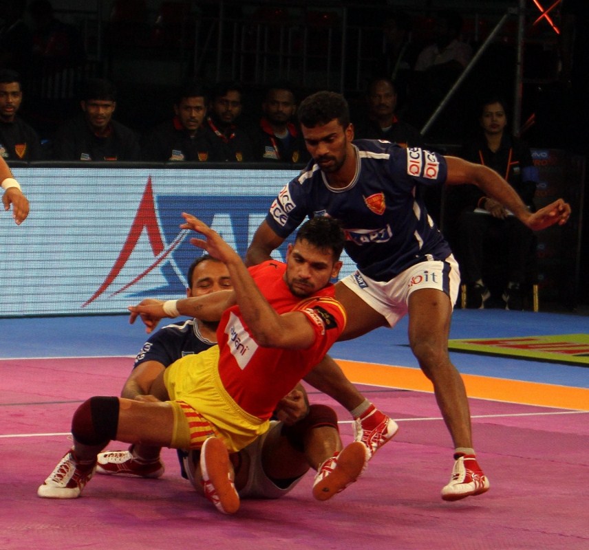 Delhi couldn't capitalise on that and scored seven points in the last 10 minutes. Pro Kabaddi League 2017,Gujarat Fortunegiants thrash Dabang Delhi,Gujarat Fortunegiants beats Dabang Delhi,Gujarat Fortunegiants,Dabang Delhi,PKL 2017