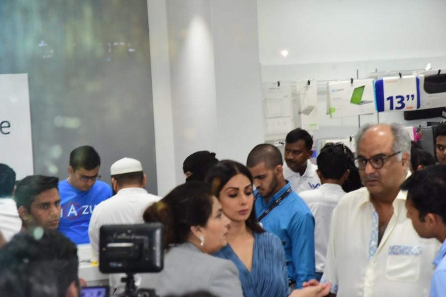 Filmmaker Boney Kapoor along with wife and actress Sridevi during the launch of iPhone 8 and iPhone 8+ at iAzure in Mumbai. Sridevi & Boney Kapoor,Sridevi Kapoor,Sridevi,IPhone 8 & IPhone 8+,IPhone 8,IPhone 8+,IPhone 8+ launch