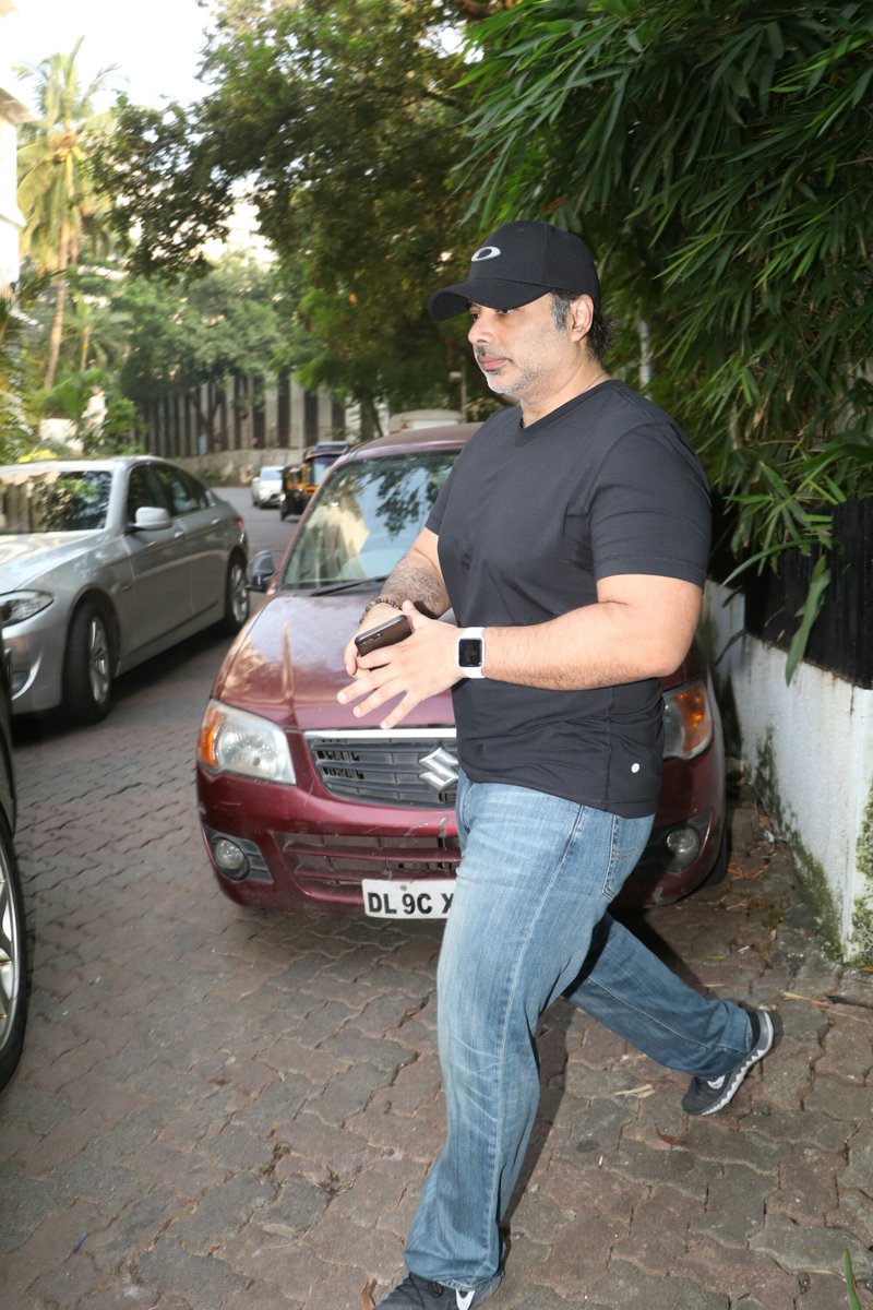 Dhoom star Uday Chopra appears unrecognisable in new pictures. Uday Chopra,Uday Chopra transformation,Uday Chopra recent pictures,actor Uday Chopra,Uday Chopra recent pics,Uday Chopra recent images,Uday Chopra recent stills,Uday Chopra recent photos