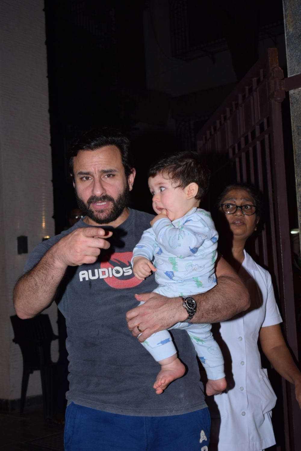 Bollywood actor Saif Ali Khan with his son Taimur Ali Khan at Soha Ali Khan's birthday bash. Saif Ali Khan,Kareena Kapoor,Taimur Ali Khan,Taimur Ali Khan cute pics,Soha Ali Khan birthday bash,celebs at Soha Ali Khan birthday bash,Taimur Ali Khan at Soha Ali Khan birthday bash,Taimur Ali Khan at Soha birthday bash