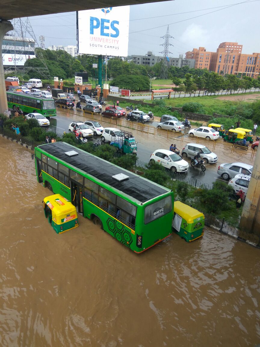 Heavy rains disrupt normal life in parts of Bengaluru. Heavy rain,Heavy rain in Bengaluru,Bengaluru floods,Bangalore floods,bangalore floods roads,Heavy rain in Bangalore