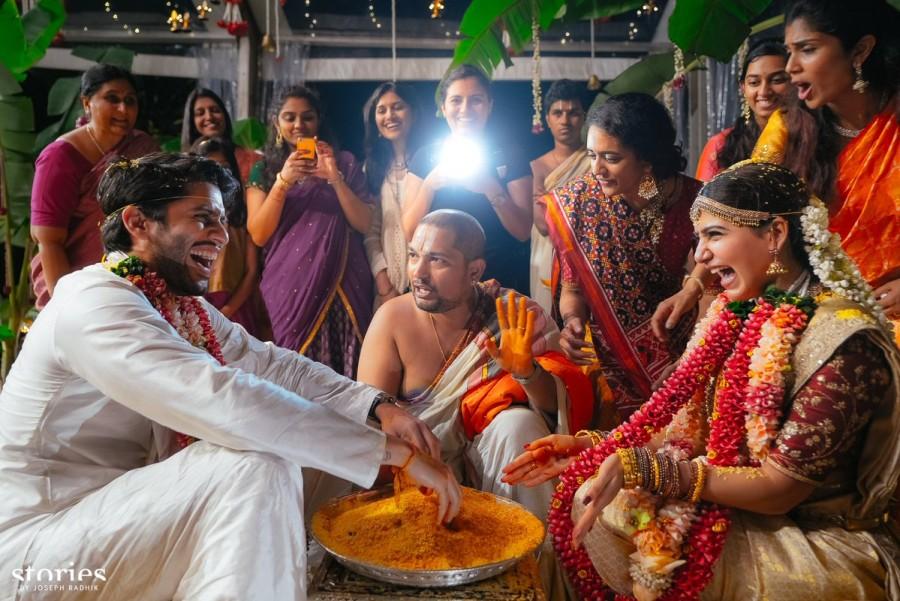 Her outfit was paired with platinum jewellery including a maang tikka. The groom wore a cream salwar. Naga Chaitanya,Samantha Ruth Prabhu,Samantha,naga,chaisam,chaisam wedding,samantha wedding,samantha ruth prabhu wedding,naga wedding,naga chaitanya wedding,naga samantha,samantha naga